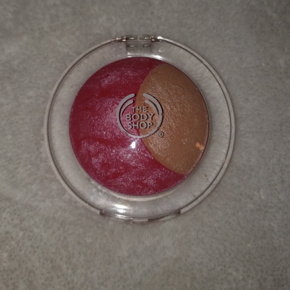 NEW - BLUSH / The Body Shop